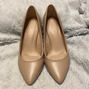 Kelly and Katie size 9 tan heel